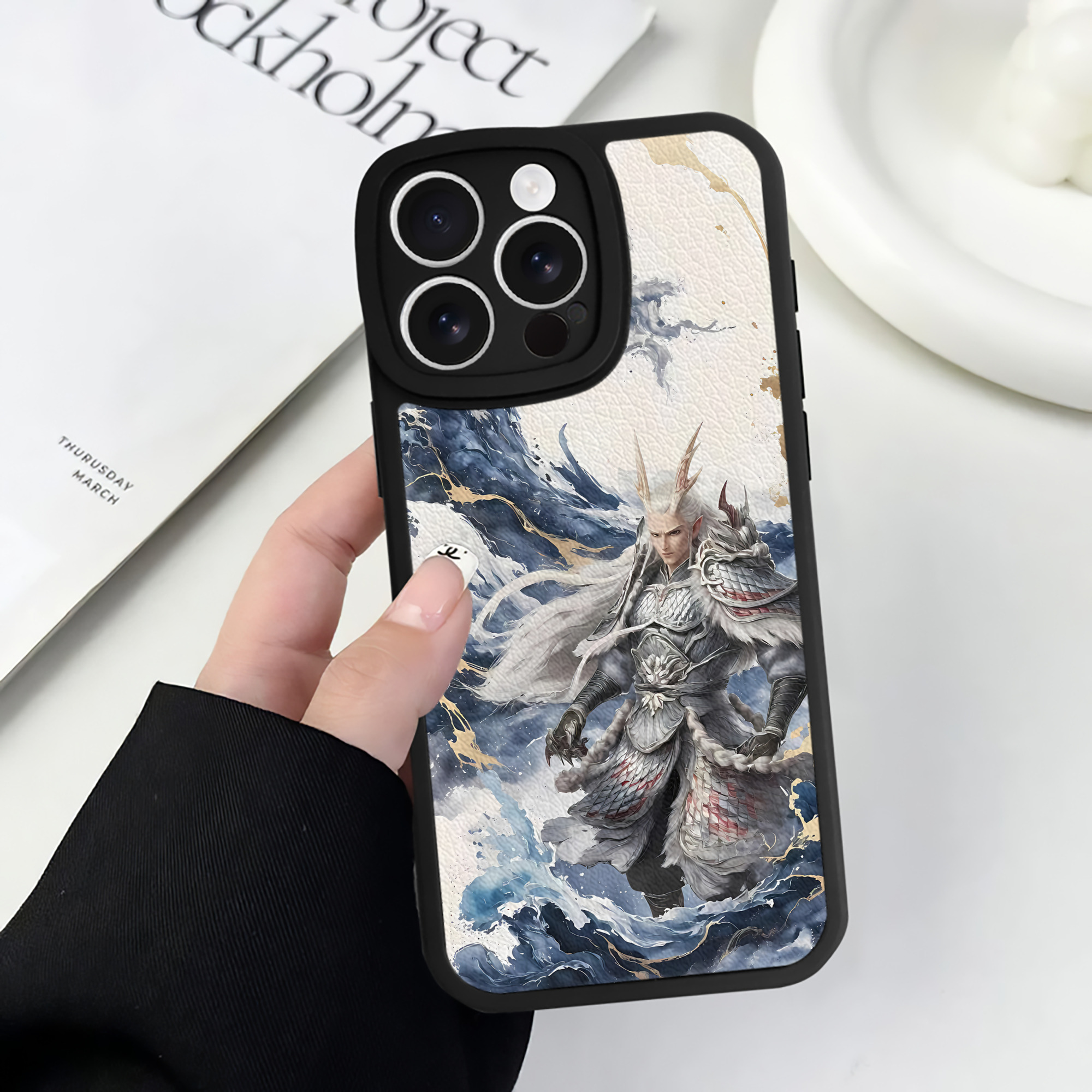 （画像用） Ne Zha 2 ナタ 魔童の大暴れ 【iPhone 16シリーズ対応】シリコンスマホケース（レザー調） 材質：シリコン